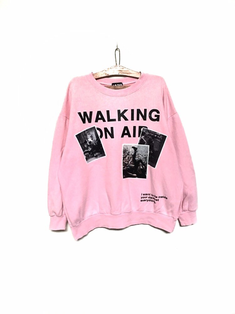 Vintage Walking On Air Big Spell Out Logo Rundhals Sweatshirt Pullover Hoodie Lazer Heaven Tag Rare/Größe X Large von MzClothingShop