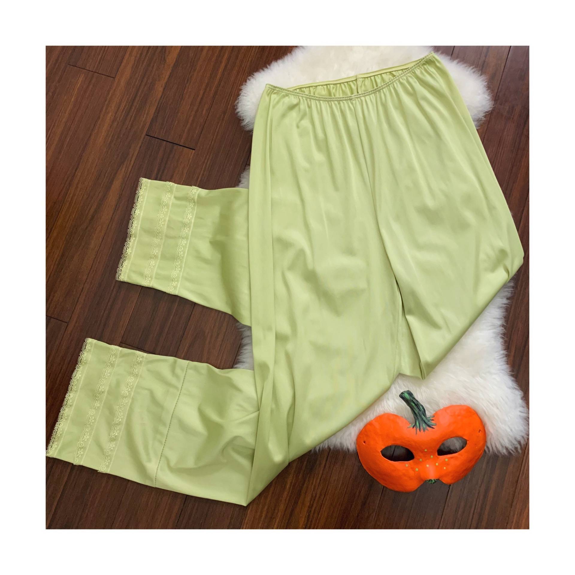 Ricou - Vintage Mystery Pants Slip, Handgefärbte Pyjama-Hose in Pastell Gelbgrün, Unikat, 1970Er 1980Er Ricou - Vintage Mystery Pants Slip, Handgefärbte Pyjama-Hose in Pastell Gelbgrün, Unikat, 1970Er 1980Er von MzJonesBoudoir