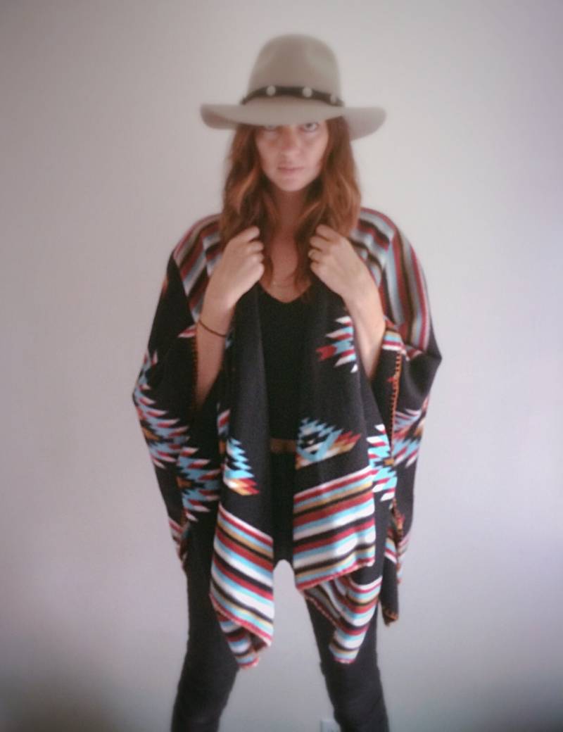 Benutzerdefinierte Systemeigene Poncho Werfen Bunt/Schwarz von N8Finds