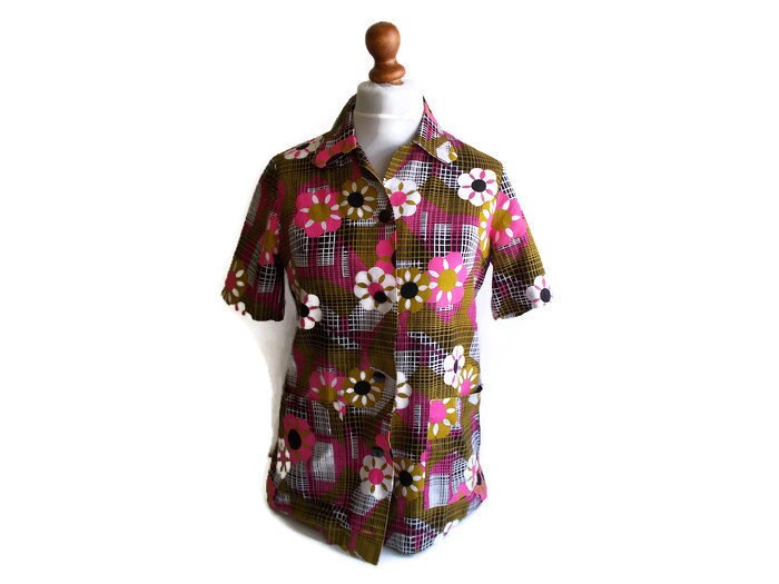 Vintage Blumenbluse, 70Er Top, Bluse, Retro Sommer Floral Button Down Bluse von NAAMII