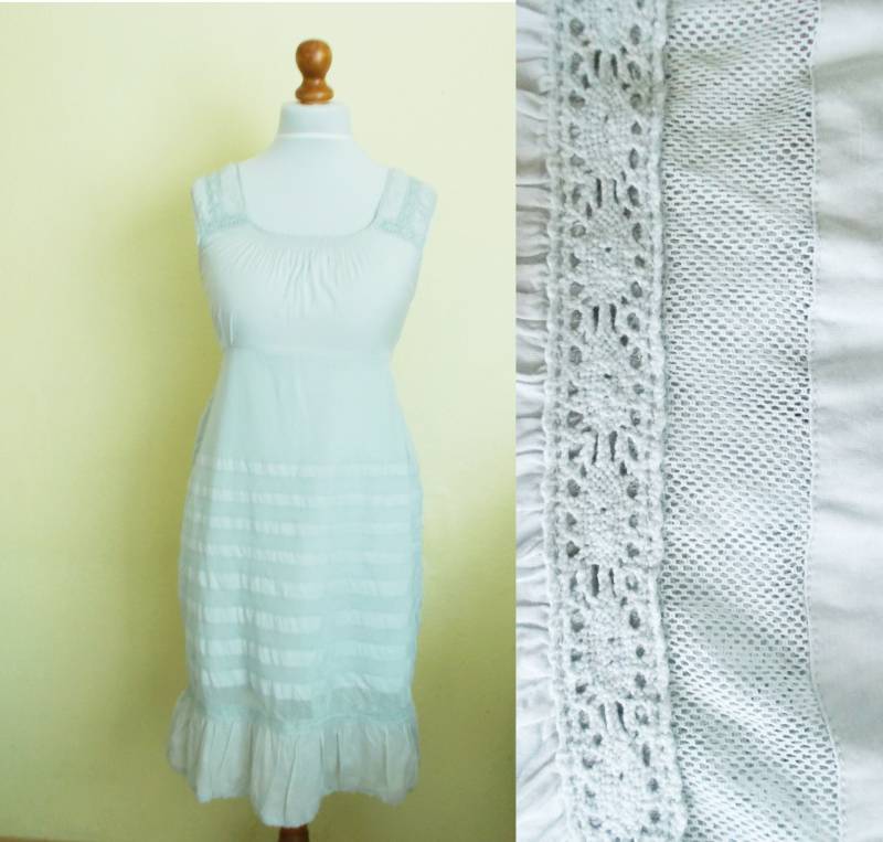 Vintage Damenkleid Spitzenkleid Baumwollkleid Graues Kleid Feminines Boho-Kleid Sommerkleid Sonnenkleid M von NAAMII