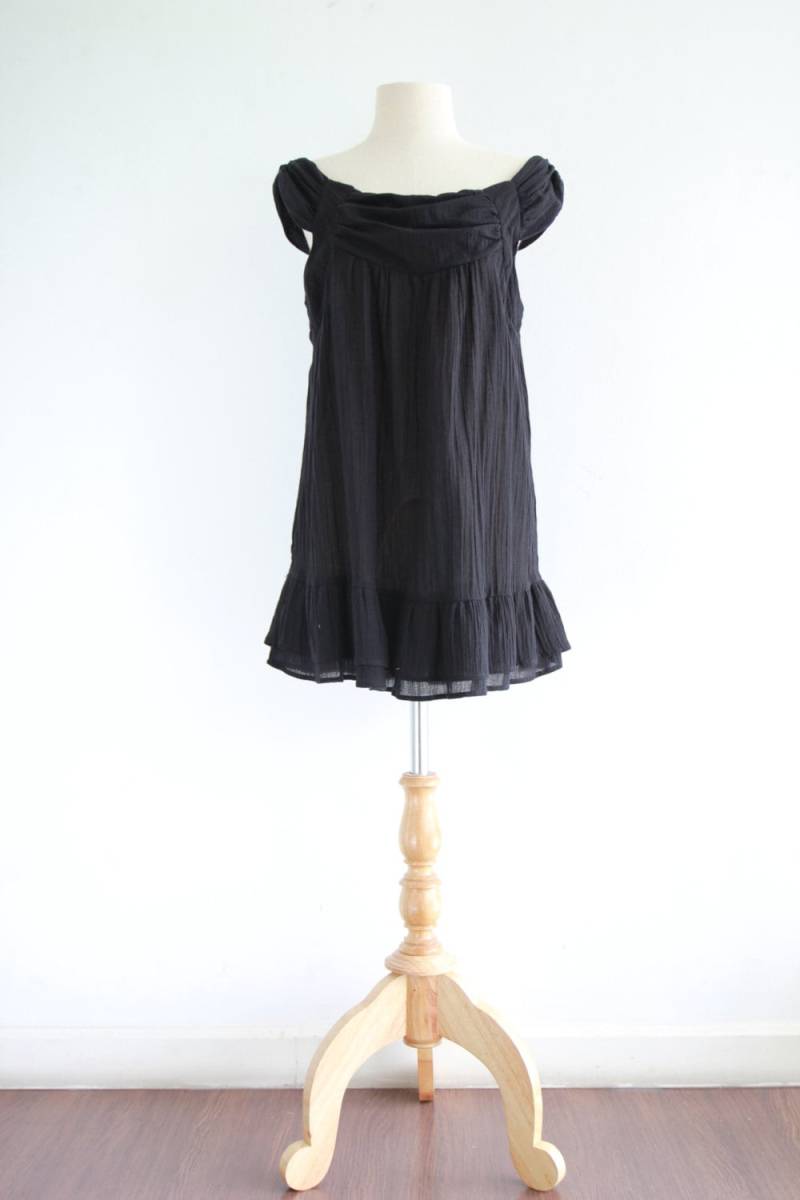 Weg Von Den Schultern Schwarz Baumwolle Bauer Bluse Ärmelloses Top Mit Weitem Hals - Top016 von NAAMJai