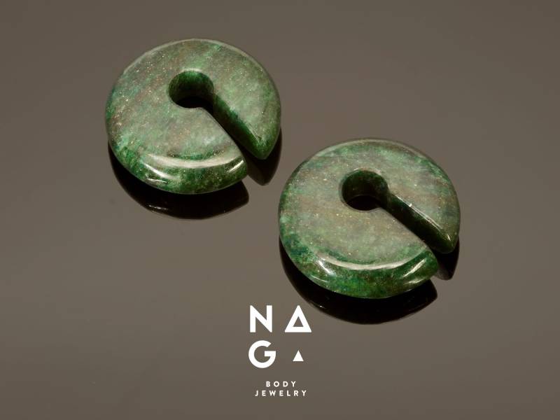 1 Paar Dunkelgrüne Aventurin Stein Ohrgewichte, Schlüsselloch Ohrmesser, Ohrhänger von NAGABodyJewelry