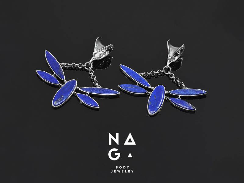 1 Paar Lapislazuli Geschwärzte Ohrgewichte Mit Haken Bis 1, 5 Mm von NAGABodyJewelry