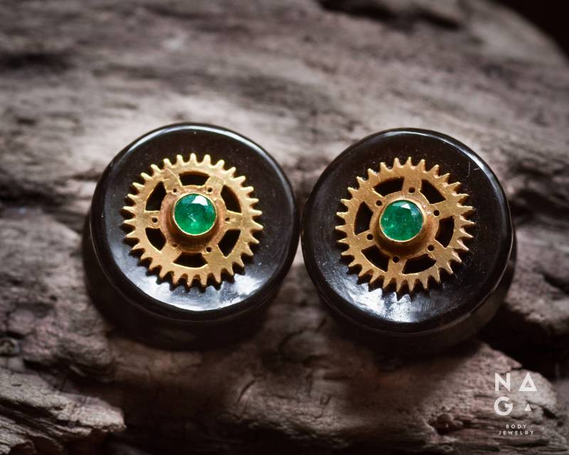 1 Paar Ohrstecker Gold 18 Mm 11/16 Zoll - Rauchquarz, Vergoldetes Silber Und Smaragd Double Flared Handgemacht von NAGABodyJewelry