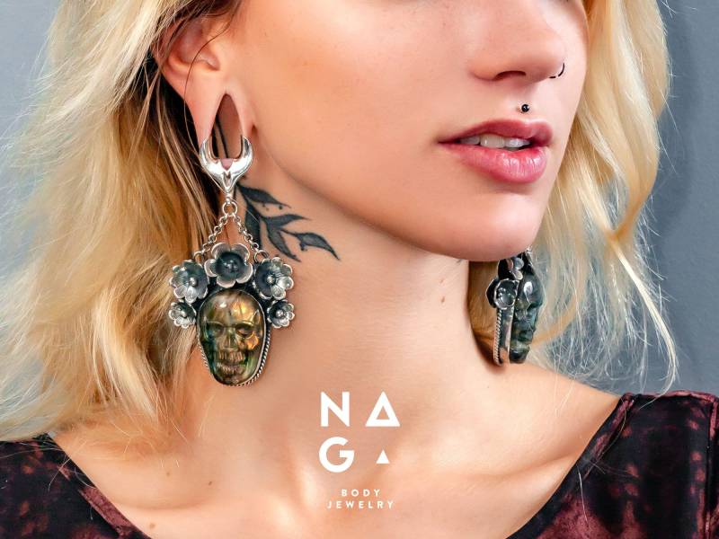 1 Paar Labradorit Santa Muerte Sterling Silber Ohrgewichte - Passen Für Alle Größen Ab 1.5 Mm von NAGABodyJewelry