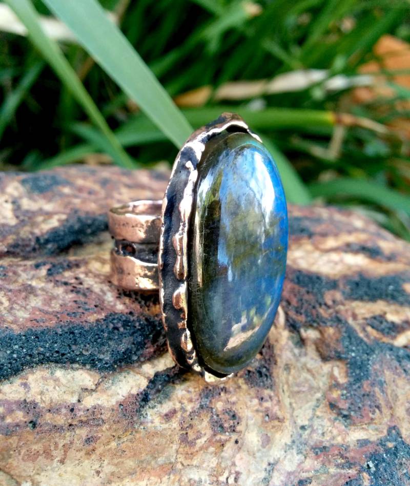 Multi Fire Labradorit Kupfer Manschettenring #1. 16 X 34 Mm Oval Stein von NAKOBI