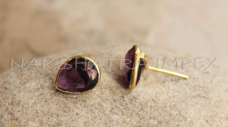 Amethyst Hydro Quarz 9x12mm Birne Facettiert 925 Sterlingsilber Gold Plattiert Glatte Oberfläche Ohrstecker von NAKSHATRAIMPEX