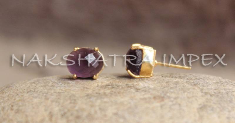 Amethyst Quarz 8x10mm Oval Facettierte Vermeil Claw Ohrstecker von NAKSHATRAIMPEX