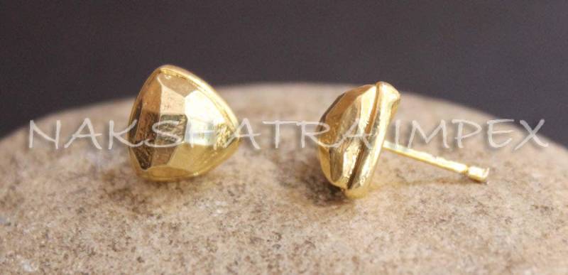 Goldenen Pyrit 10mm Polster Dreieck Facettiert 925 Sterling Silber Gold Galvanisch Glatte Oberfläche Ohrstecker von NAKSHATRAIMPEX