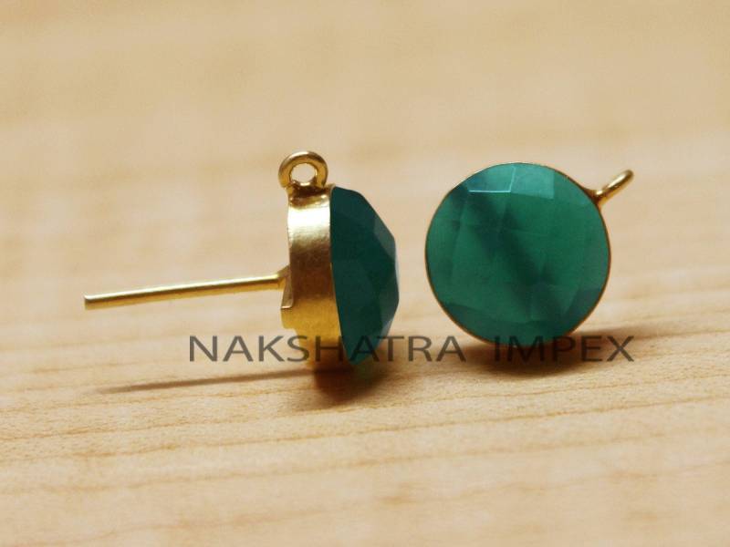 Grüner Onyx Karo Schliff 925 Sterling Silber Vergoldet Glatt Finish Ohrstecker Mit Schleifen-Grüne Ohrringe.runde Edelstein Ohrringe von NAKSHATRAIMPEX