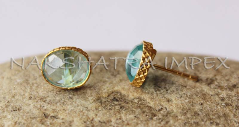 Himmel Budapest.travel Hydro Quarz 8x10mm Oval Facettiert 925 Sterling Silber Vergoldet Texturierte Oberfläche Stud-Ohrring von NAKSHATRAIMPEX