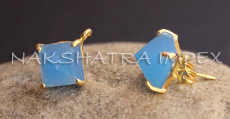 Himmelblau Hydro Quarz 10mm Pyramide Facettiert 925 Sterlingsilber Gold Plattiert Prong Einstellung Ohrstecker Mit Schleife von NAKSHATRAIMPEX