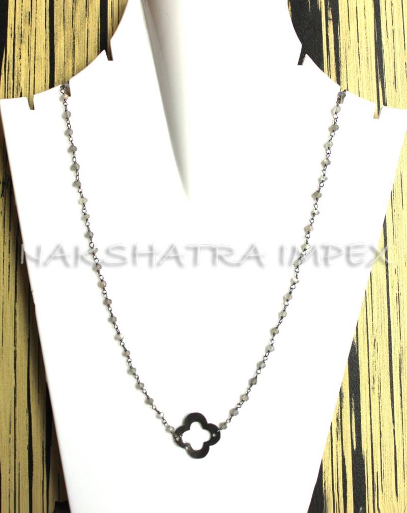 Natürliche Labradorit Rondelle Facette 925 Sterlingsilber Perlen Kette Oxidiert Halskette Mit Kleinen Größe Klee & 2-Zoll-Einsteller von NAKSHATRAIMPEX