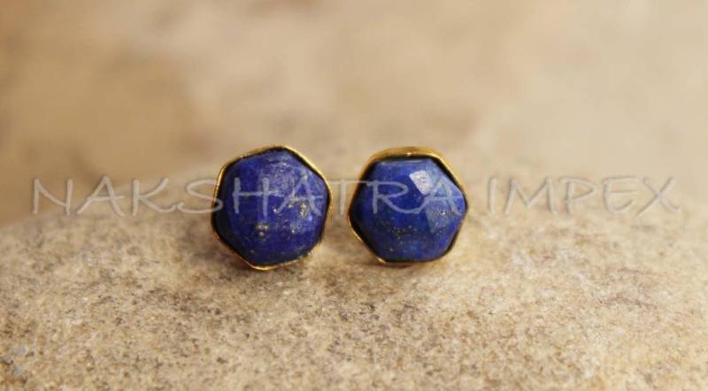 Natürlicher Lapis Lazuli Hexagon Facettiert 925 Sterling Silber Vergoldet Glatte Finish Ohrstecker - Schöne Mini Kalibrierte Set Tops von NAKSHATRAIMPEX
