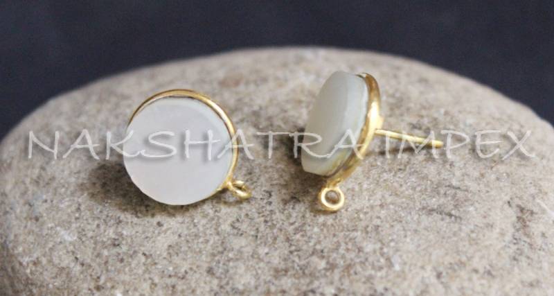 Perlmutt Rund Glatt 925 Sterling Silber Vergoldet Glatte Finish Ohrstecker Mit Loop von NAKSHATRAIMPEX