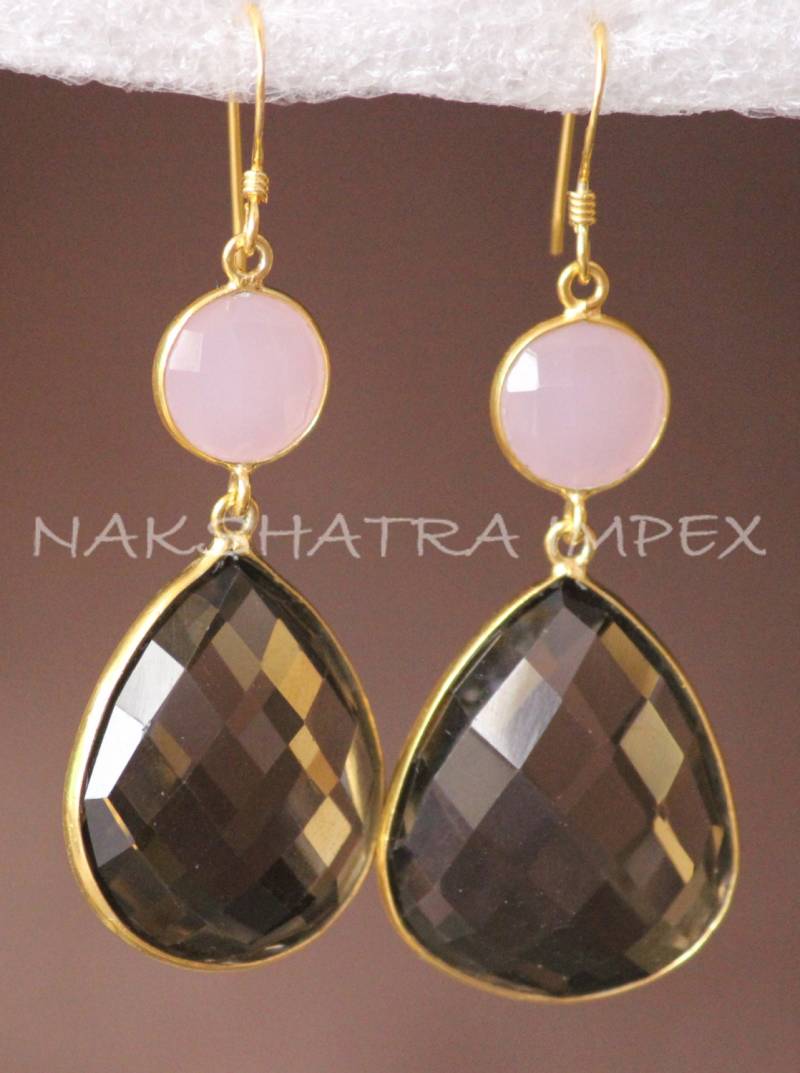 Rose-Hydro Quarz Runde & Smokey Hydro Birne Briolette 925 Sterlingsilber Gold Plattiert Ohrbügel Ohrringe von NAKSHATRAIMPEX