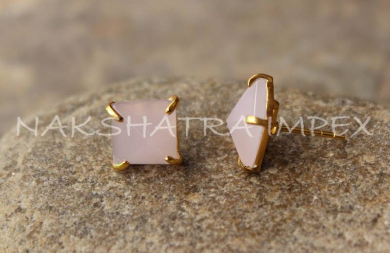 Rosenquarz 10mm Pyramide Facettiert 925 Sterling Silber Vergoldet Ohrstecker von NAKSHATRAIMPEX