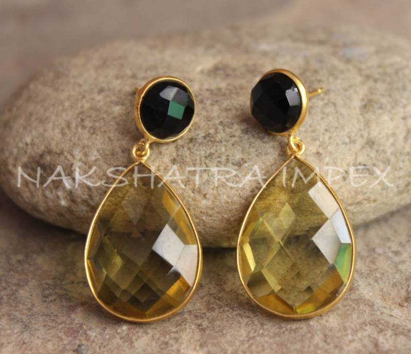 Schwarz Onyx Runde & Citrin Quartz Birne Briollete 925 Sterling Silber Vergoldet Post Ohrringe von NAKSHATRAIMPEX