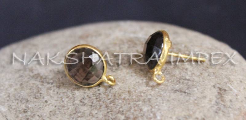 Smokey Quarz 10mm Schneiden Runde Checker 925 Sterlingsilber Gold Plattiert Glatte Oberfläche Ohrstecker Mit Schleife von NAKSHATRAIMPEX