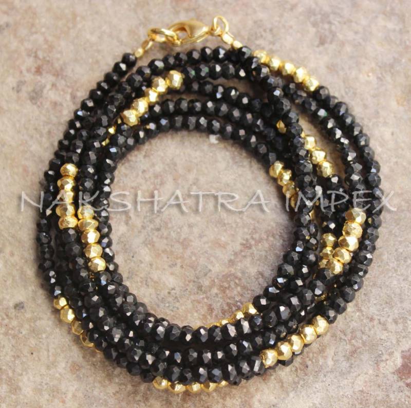 Wunderschöner Schwarzer Spinell & Goldener Pyrit 3-4mm Roundel Facettierte Perlen Vergoldete Halskette von NAKSHATRAIMPEX