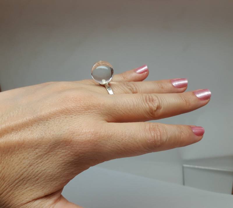 Klare Lucite Ring Kugel, Kugelring, Acrylring, Kristallkugelring, Sterling Silberring, Verstellbarer Disco Ball von NAMATAjewelry