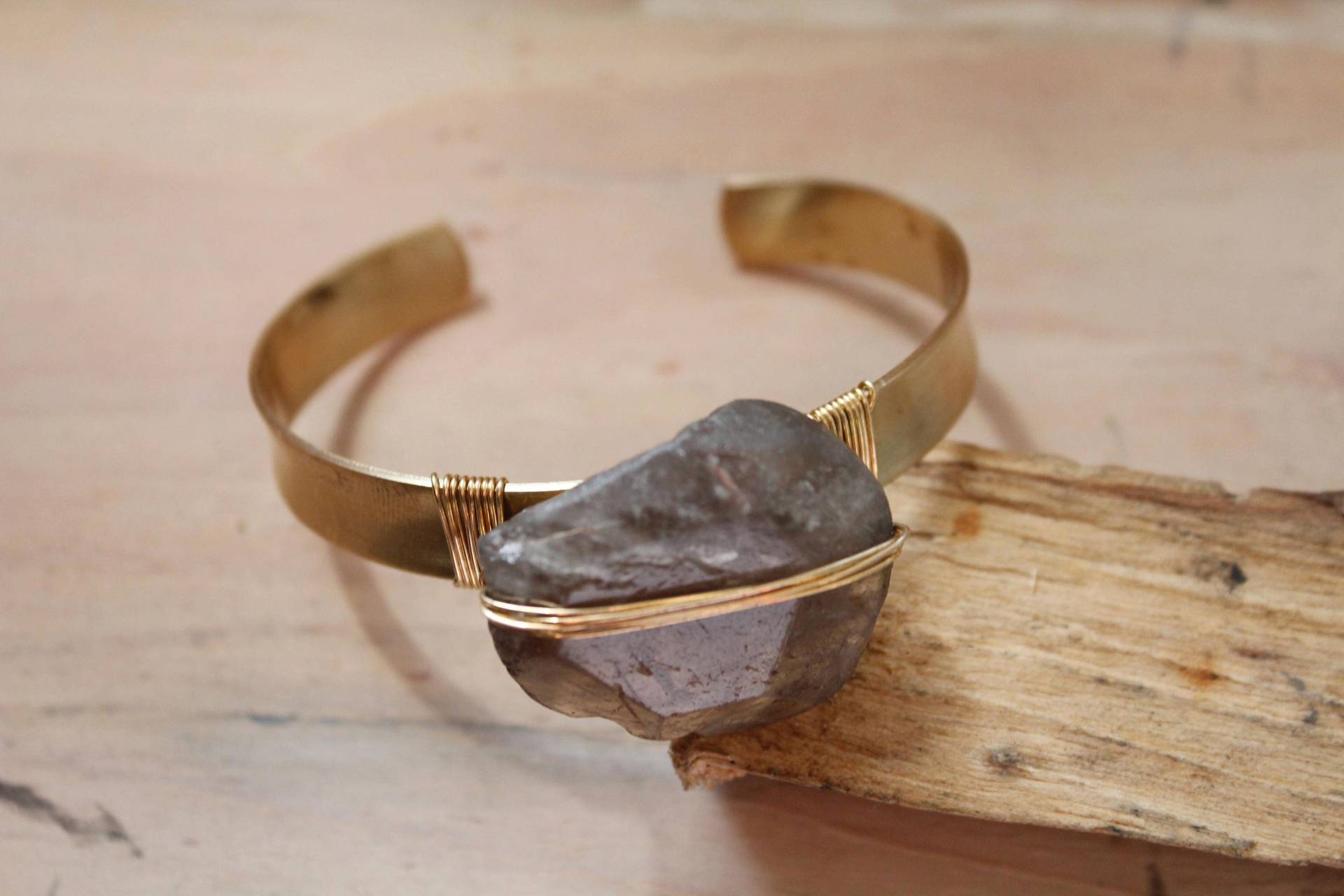Wire-Wrap C Manschette Armband Aus Messing Wire-Wrap C Manschette Armband Aus Messing von NANAQACCESORIES