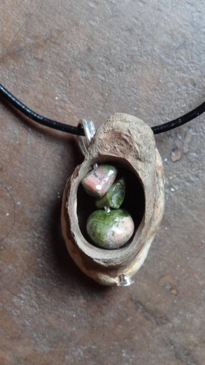 Baumperle, Naturschmuck, Holzschmuck, Schmuck Aus Holz, Edelsteine, Kettenanhänger Baumperle, Naturschmuck, Holzschmuck, Schmuck Aus Holz, Edelsteine, Kettenanhänger von NAsTURid