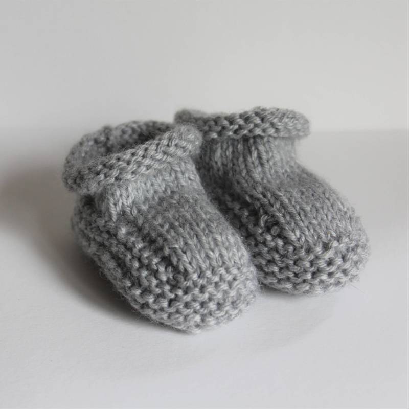 Babyschuhe Hand Gestrickt in Qualität Cashmerino Babygarn/Grau/0-3 Monate von NAttic