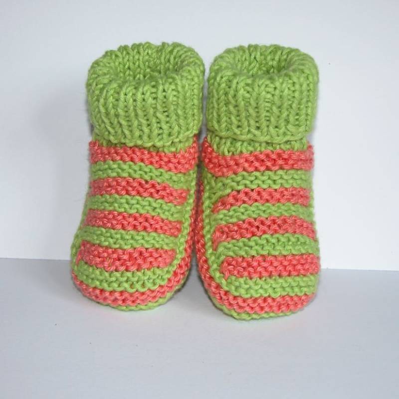 Hand Gestrickte Baby Booties Aus 100% Bio Baumwolle. Orange Und Grün von NAttic