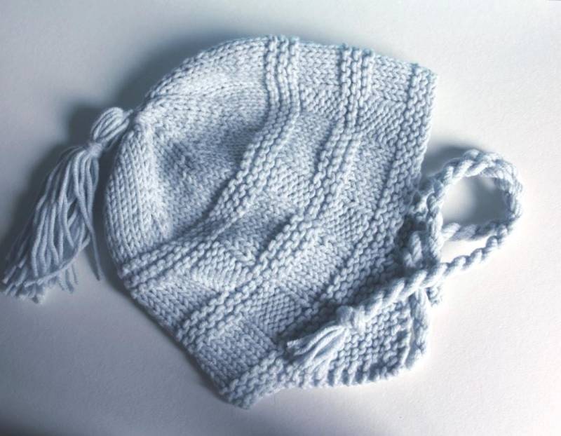 Handgestrickter Baby Helm Aus Baumwolle in Hell Eisblau Gestrickt von NAttic