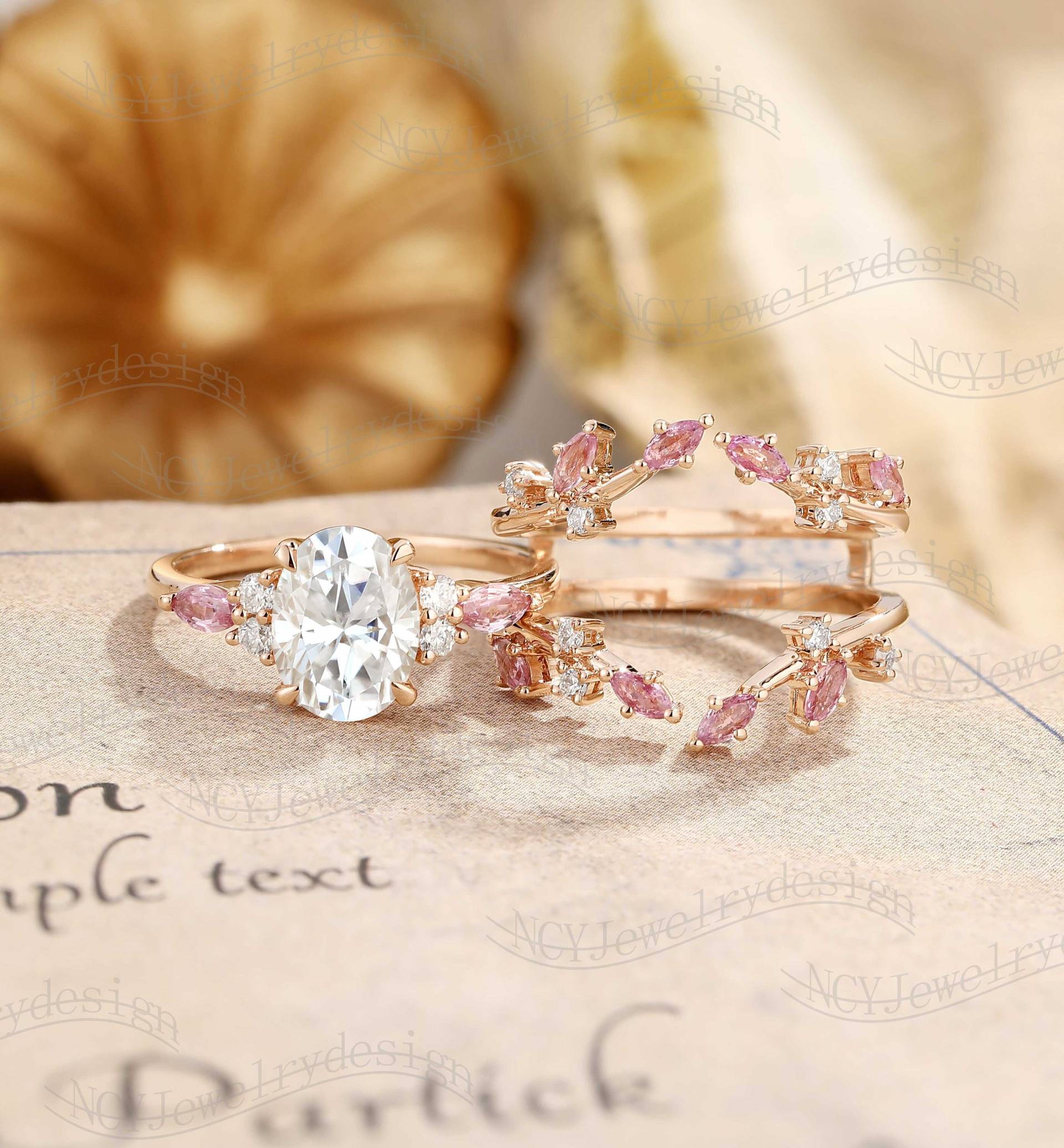 Art Deco Moissanit Verlobungsringe, Ovaler Ring, Pink Saphir Verlobungsring Rosegold, Blatt Ast Ring Set von NCYJewelrydesign