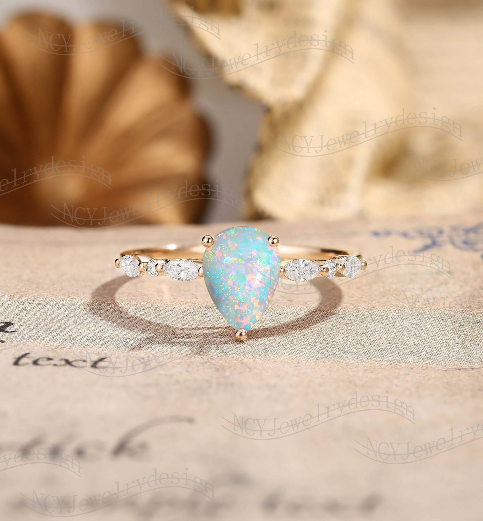 Birne Opal Verlobungsring, Natürlicher Ring, Marquise Moissanite Runder Diamant Zarter Ring Roségold, Handgemachter von NCYJewelrydesign