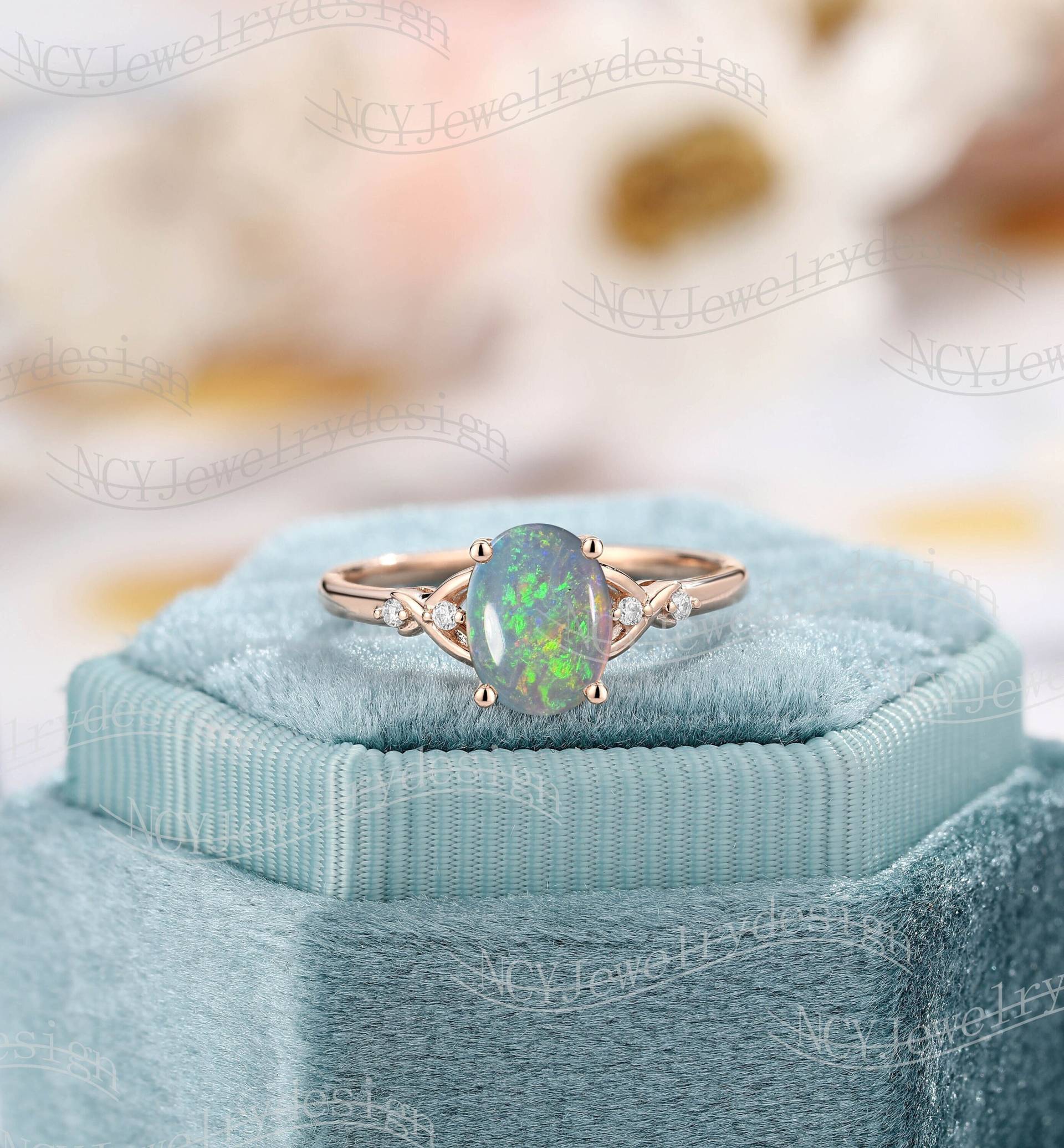 Oval Opal Verlobungsring Unikat Grüner Ring Zierliche Vintage Oktober Geburtsstein Versprechen Für Sie Jahrestag von NCYJewelrydesign