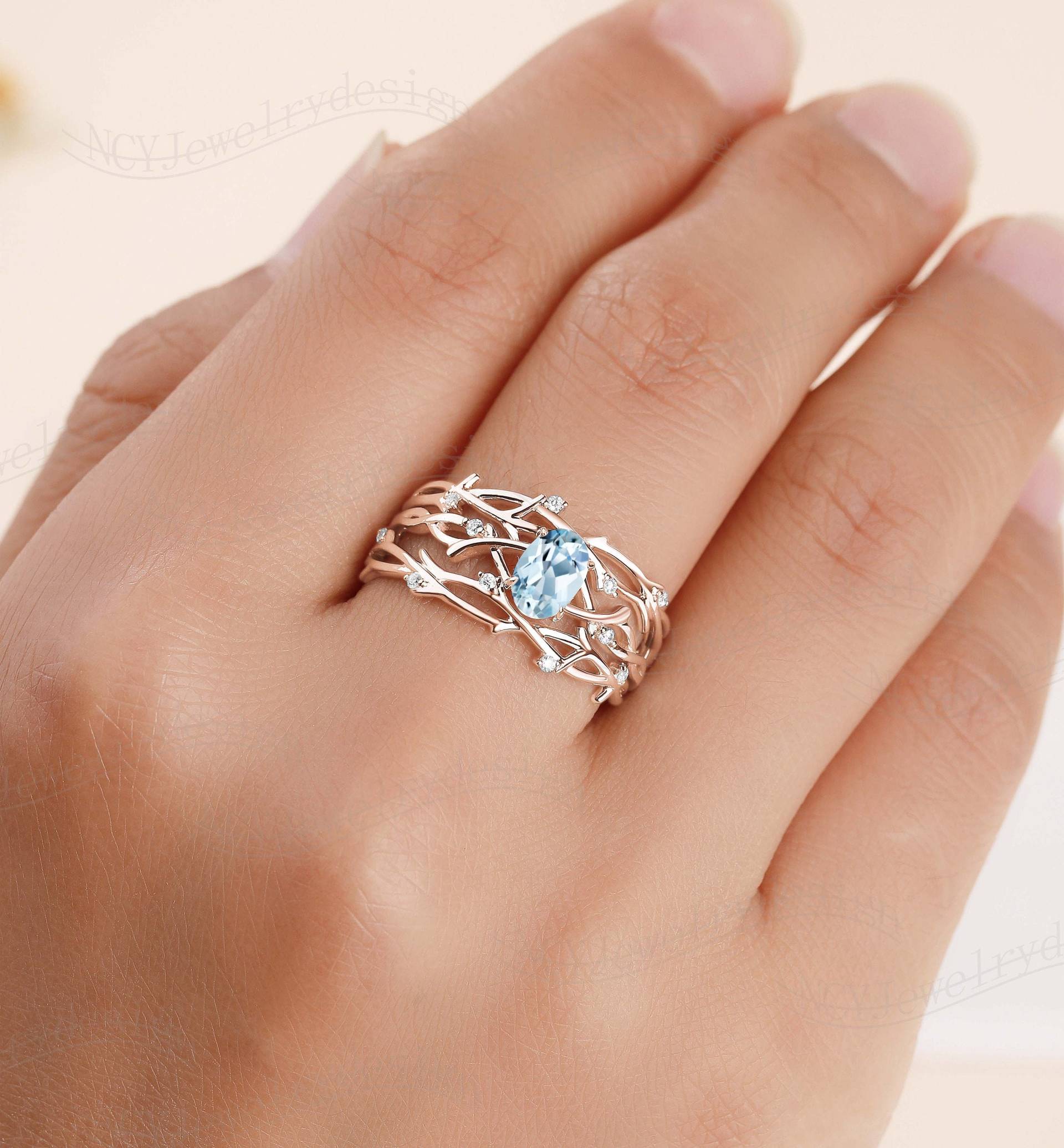 Ovaler Aquamarin Verlobungsring Set Antiker Ring Rosegold 3stk Cluster Alternativer Brautring Custom Promise von NCYJewelrydesign