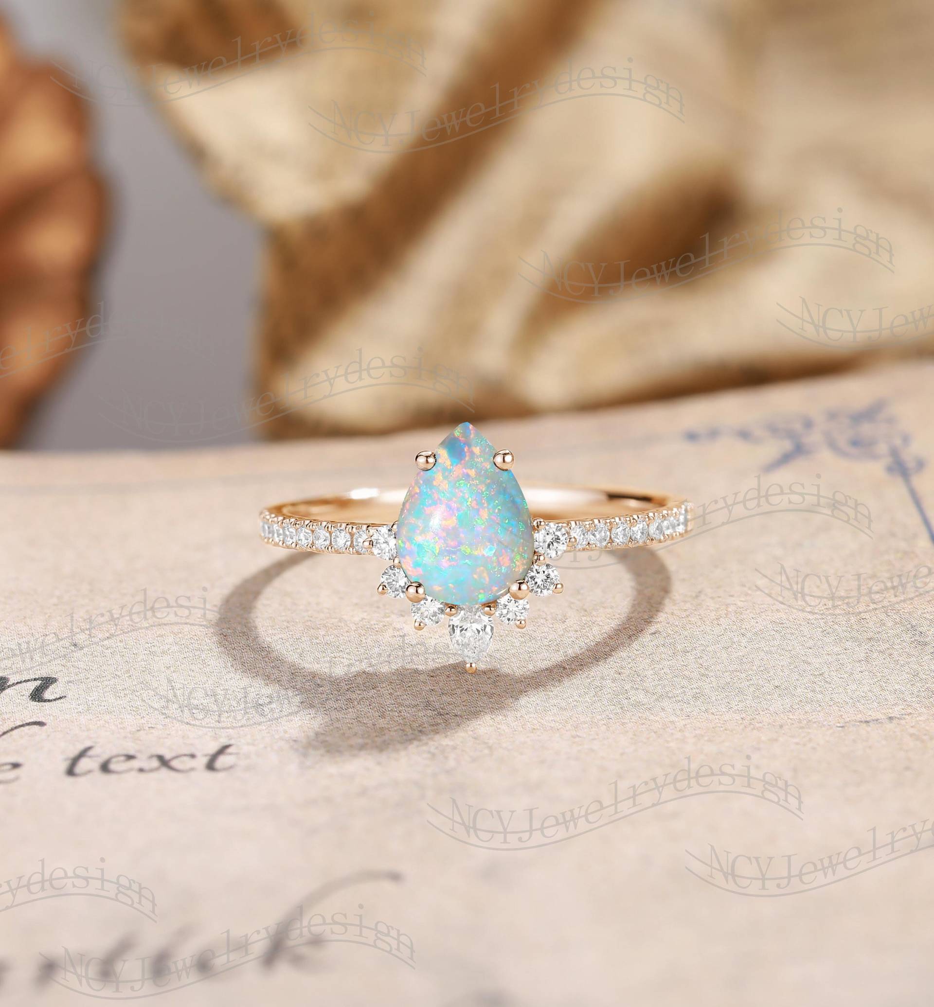 Vintage Pear Opal Verlobungsring Stapelring Diamantring Sunburst Ring Halbe Ewigkeit Moissniate Unikat Versprechen Jahrestag von NCYJewelrydesign