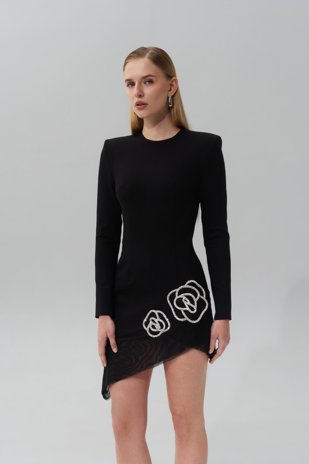 Black Asymmetrical Mini Dress With Crystal Rose Embellishments - Black - M - NDS The Label - Mini dresses Black Asymmetrical Mini Dress With Crystal Rose Embellishments - Black - M - NDS The Label - Mini dresses von NDS The Label