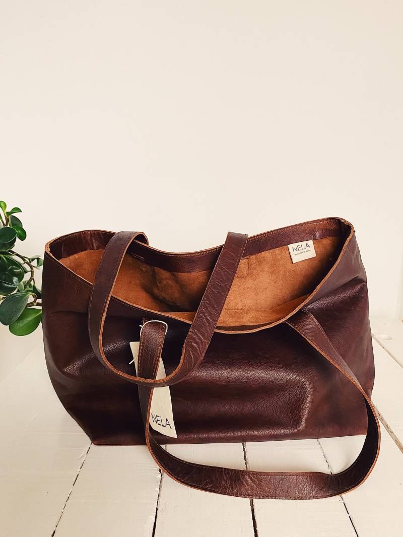 Geräumiger Leder Shopper Geräumiger Leder Shopper von NELAfashion