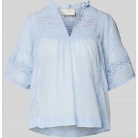 Neo Noir Relaxed Fit Bluse mit Häkelspitze Modell 'Siama' in Hellblau, Größe 42 von NEO NOIR