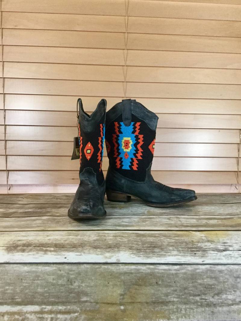 Deadstock Aztec Perlen Vintage Roper Damen Größe 10.5 Western Schwarz Distressed Leder Stiefel von NEONBULL