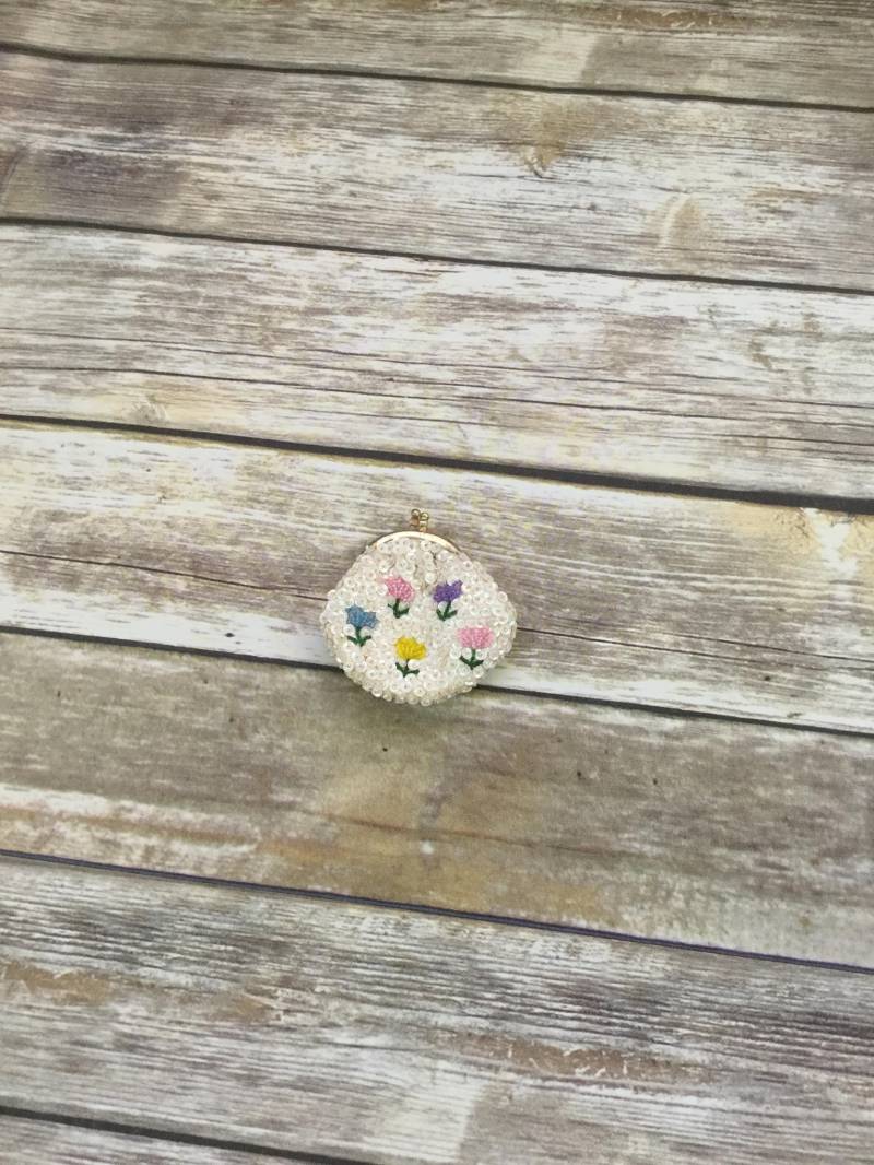 Pailletten Perlen Floral Portemonnaie | Kleiner Perlenbeutel von NEONBULL