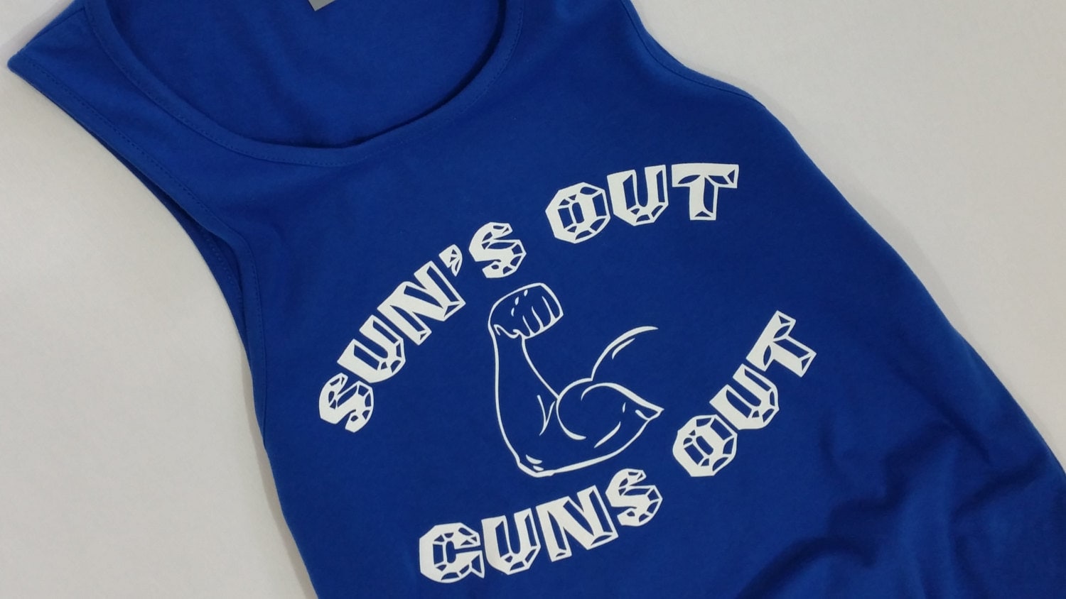 Royal Blue Suns Out Guns Tank Top Lustiges Muskel Top, Genialer Sommer Tank, Lustige Tops Für Das Fitnessstudio von NEPAwear
