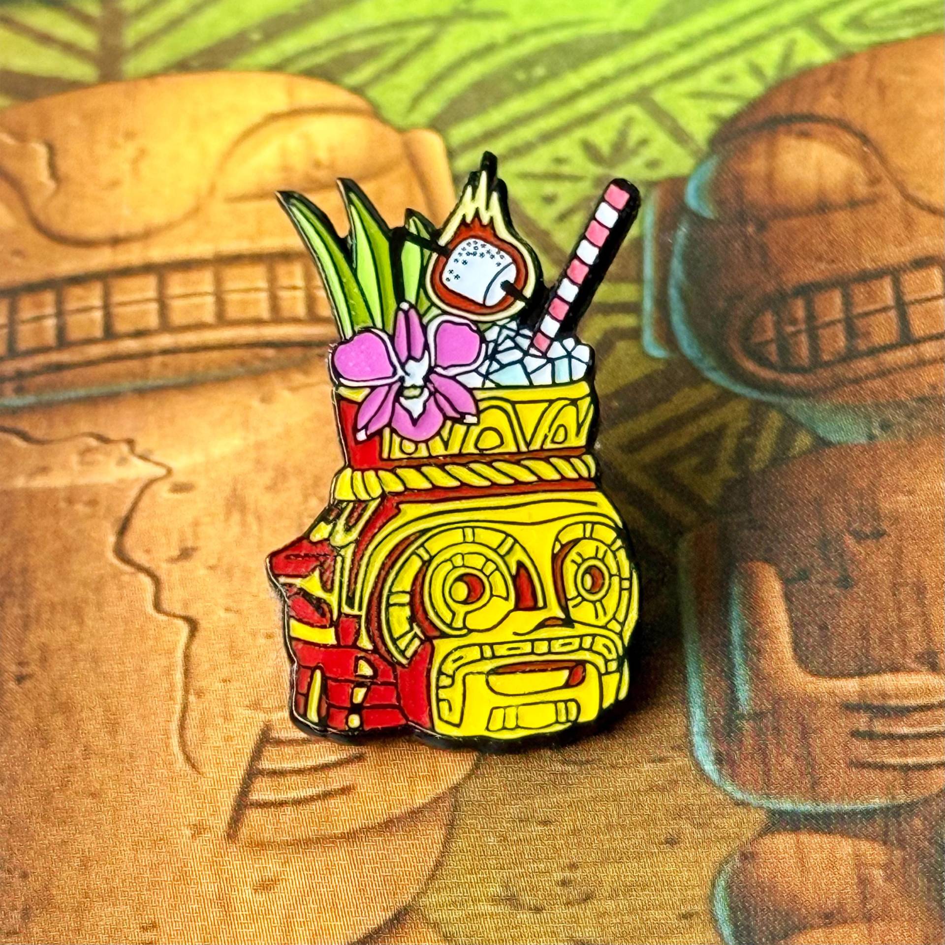 "Flammender Tiki Drink "Pin"." von NERDPINS
