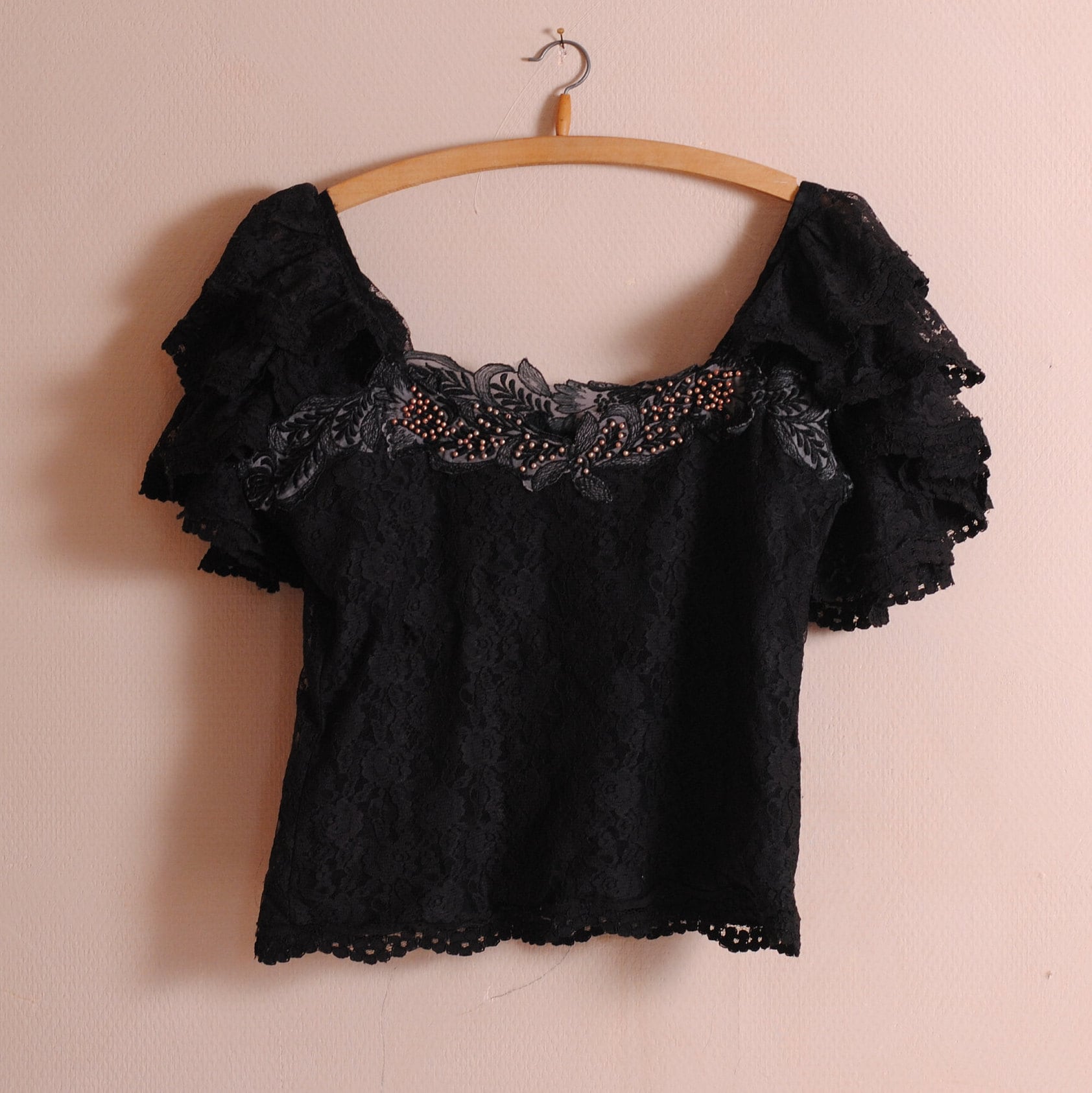 Schwarze Spitzenbluse Im Boho-stil Schwarze Spitzenbluse Im Boho-stil von NEWANTIC