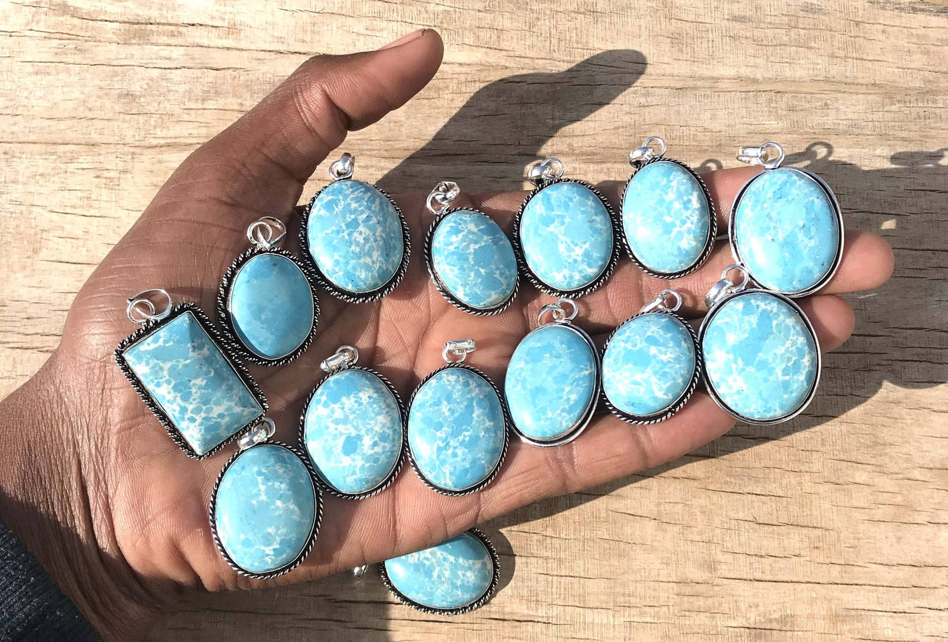 Larimar Kristall Anhänger, Versilberter Halsketten Frauen Handgemachter Hippie Boho Anhänger von NEWCELLECTION