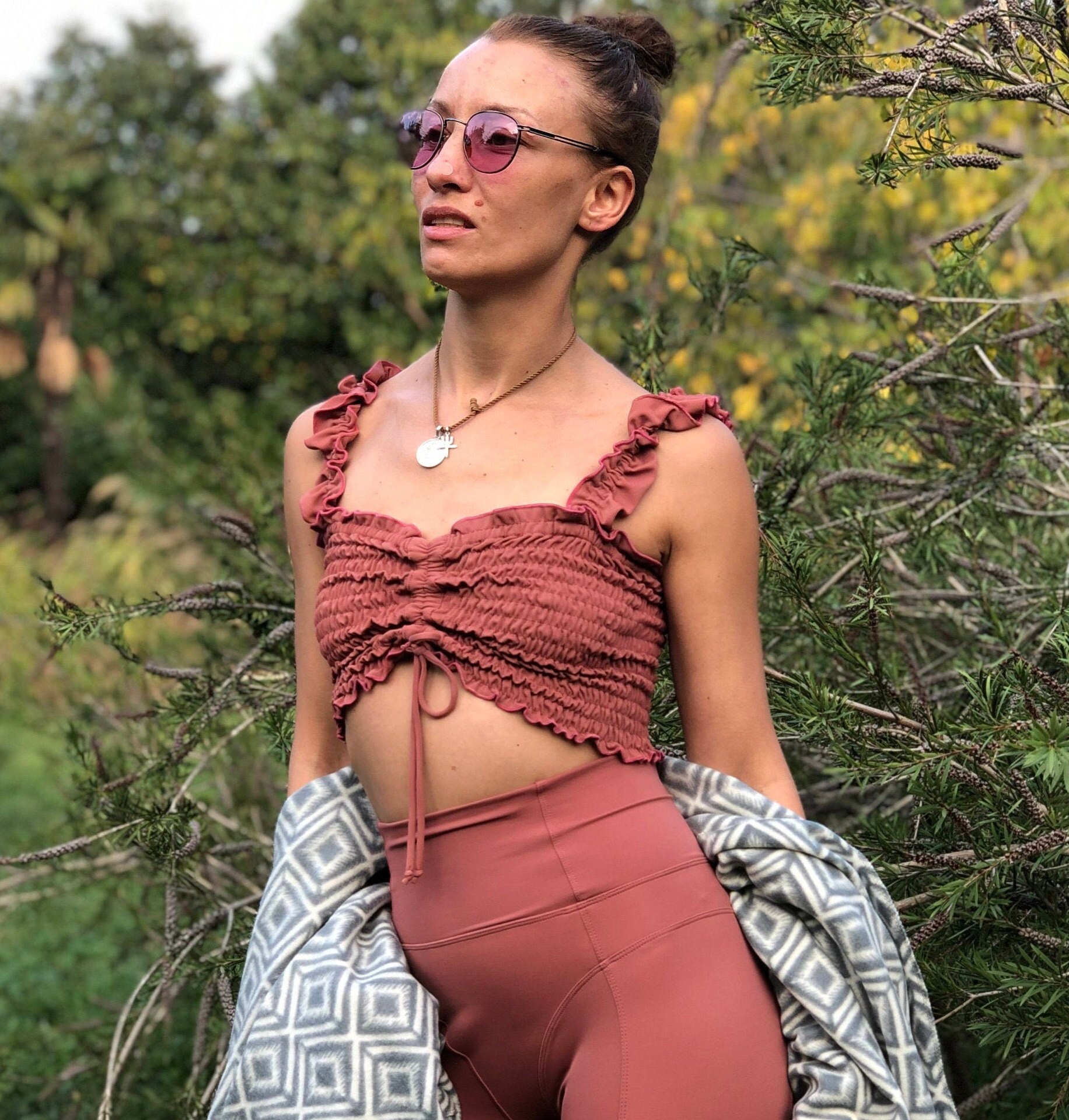 Rüschen-Crop-Top, Yoga-Bh-Top, Crop-Top in Ziegelfarbe Xs-Ox-Größe, Nachhaltige Kleidung Rüschen-Crop-Top, Yoga-Bh-Top, Crop-Top in Ziegelfarbe Xs-Ox-Größe, Nachhaltige Kleidung von NEWIIHERE