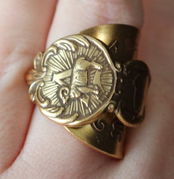 Widder - Vintage Sternzeichen Ring von NEWYORKEDGEDESIGNS