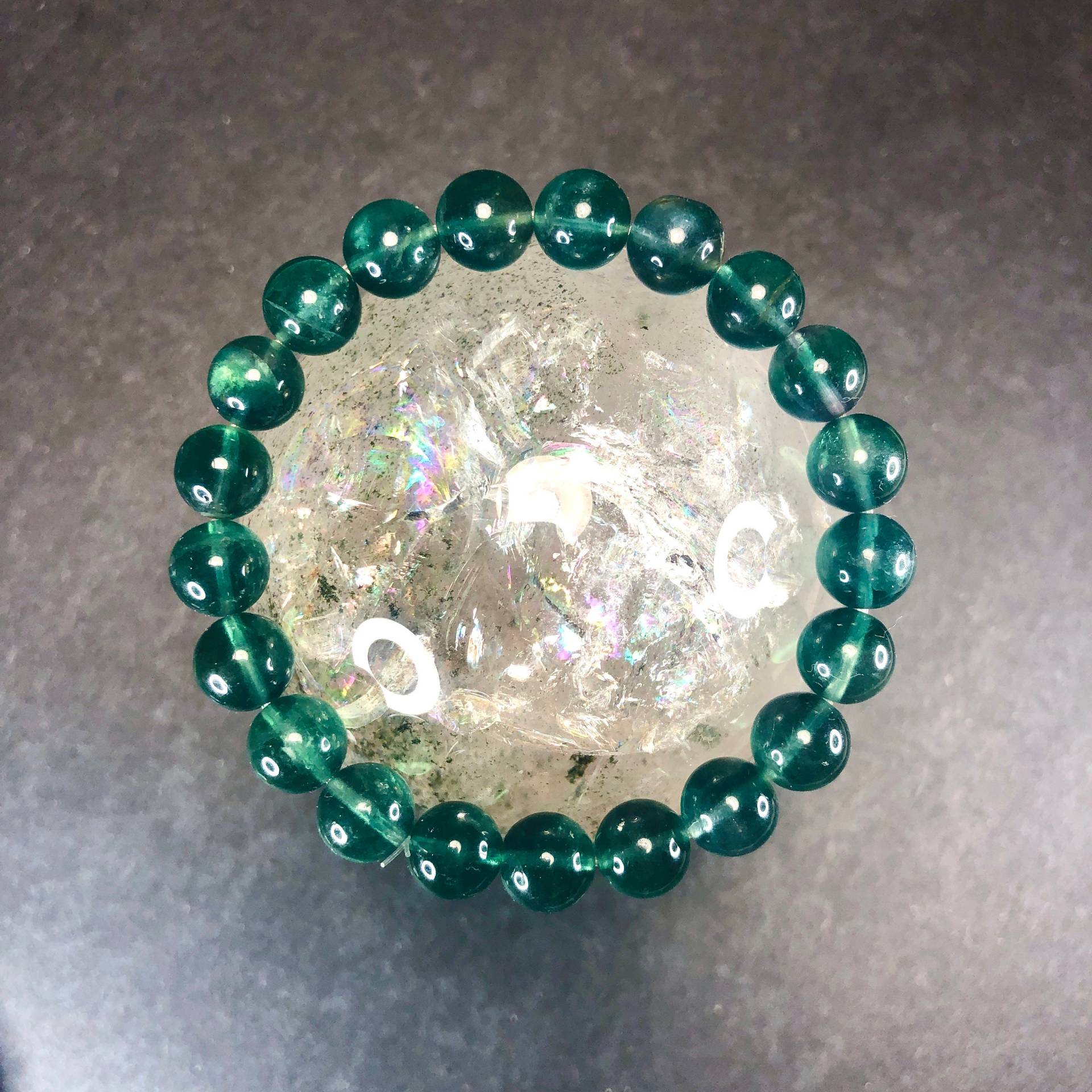 Armband - Fluorit 9mm 27, 5G Natur Grün Blau Lila Multi Color Crystal Shinning Cat Eye Effekt Auffällig Edelstein- Unikat von NGNGNCrystal