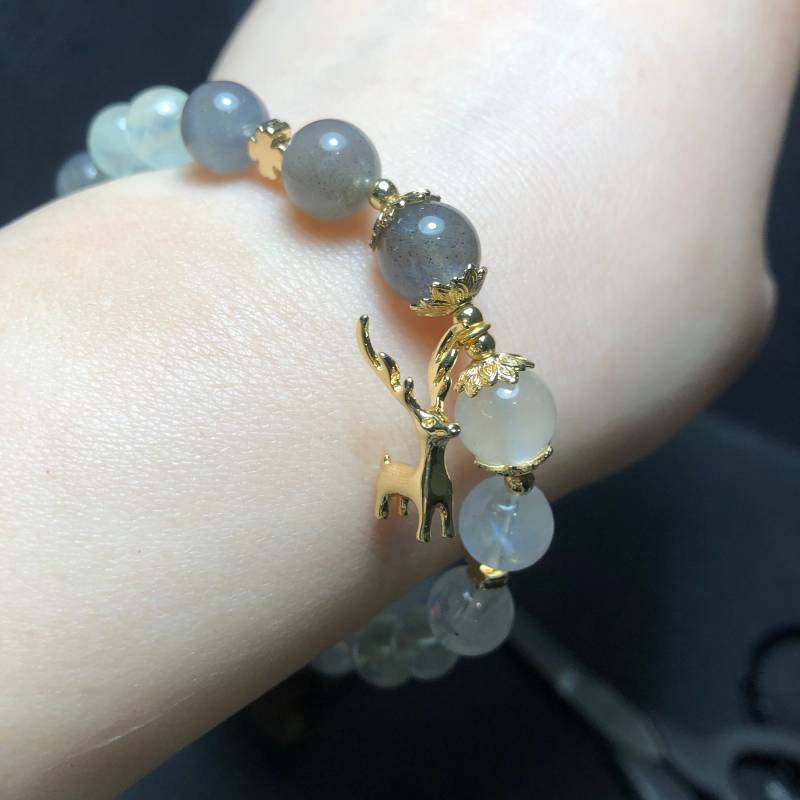 Armband - Grau Und Weiß Mondstein Prehnit 9mmx19cm 19, 6G Natürliche Mischung Farbe Kristall Relief Schlafhilfe Versilbert Spacer Einzelstück von NGNGNCrystal