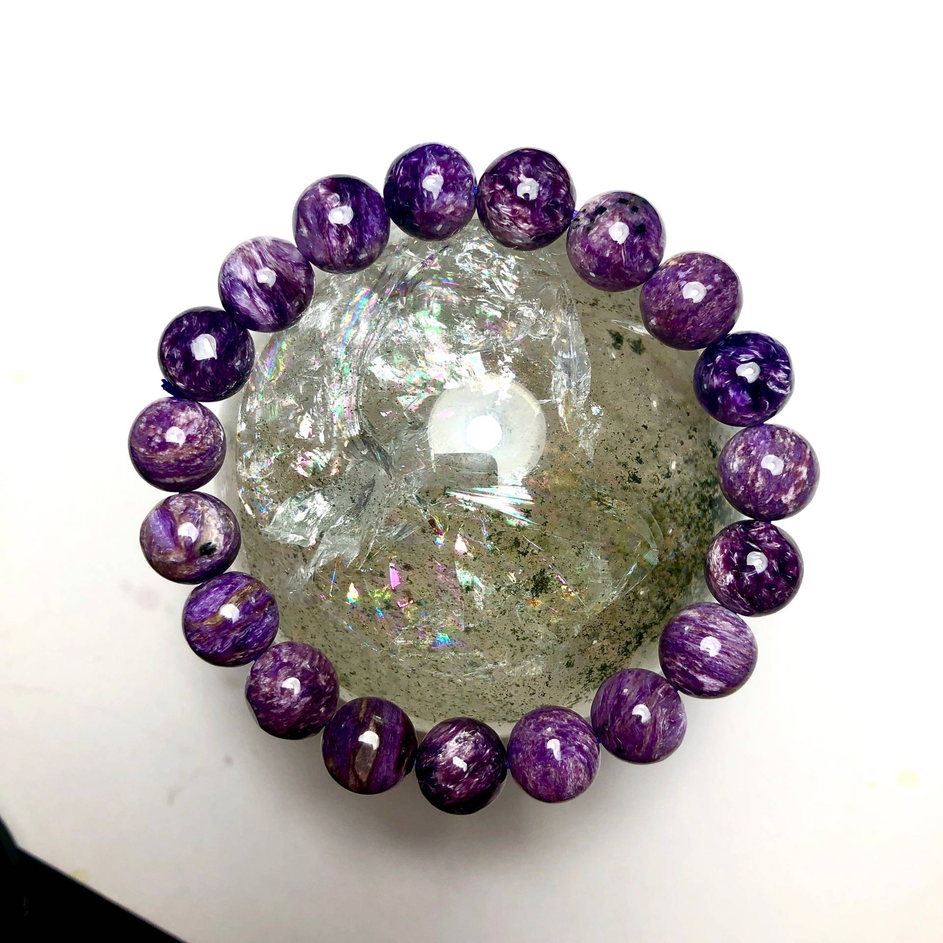 Armband - Unikat Chaorit 10mm 27, 3G Schwarz Weiß Lila Klar Mix Multi Einschluss Natürlicher Kristall Heilstein Chakra Beruhigender Stein von NGNGNCrystal